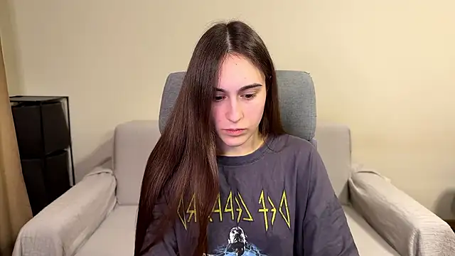 Snapshot of AliceKolltt chatting on March 7, 2026, 8:47 pm AliceKolltt online show from March 7, 2026, 8:47 pm