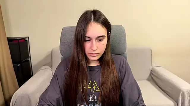 Snapshot of AliceKolltt chatting on March 13, 2026, 9:42 pm AliceKolltt online show from March 13, 2026, 9:42 pm