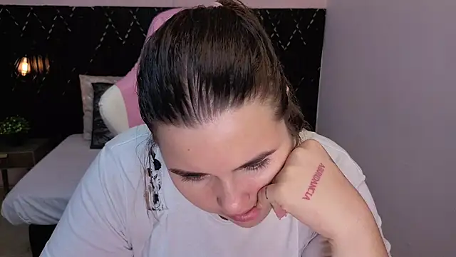 Snapshot of Aabby_lee chatting on April 9, 2026, 7:31 pm Aabby lee online show from April 9, 2026, 7:31 pm