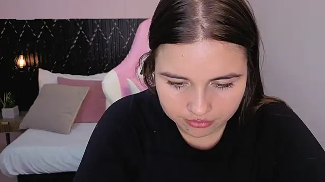 Snapshot of Aabby_lee chatting on February 28, 2026, 8:19 pm Aabby lee online show from February 28, 2026, 8:19 pm