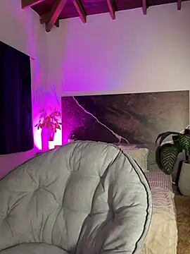 EmaSaenz online show from February 21, 2025, 11:21 pm