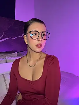 EmaSaenz online show from October 11, 2025, 9:16 pm