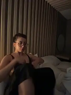 EmaSaenz online show from March 7, 2026, 12:50 am