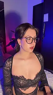 EmaSaenz online show from December 15, 2025, 9:42 pm