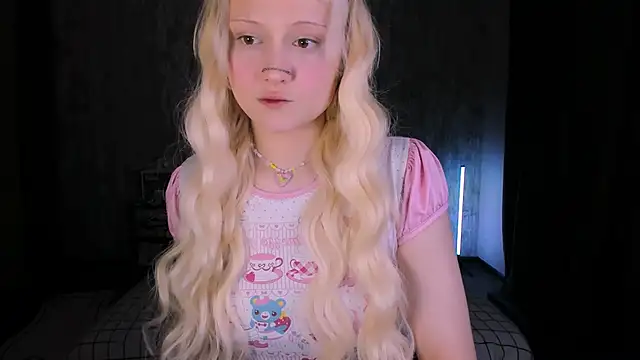 MariaMango online show from November 12, 2025, 1:10 am