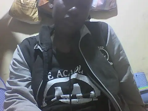 Snapshot of Queen_lady chatting on October 6, 2025, 2:40 pm Queen lady online show from October 6, 2025, 2:40 pm