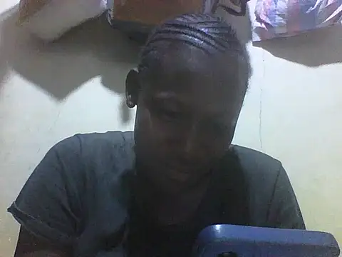 Snapshot of Queen_lady chatting on September 19, 2025, 4:16 am Queen lady online show from September 19, 2025, 4:16 am