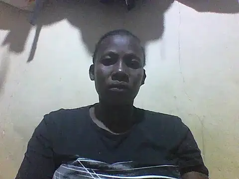 Snapshot of Queen_lady chatting on October 3, 2025, 6:53 pm Queen lady online show from October 3, 2025, 6:53 pm