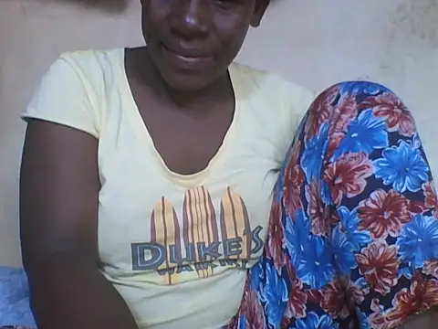 Snapshot of Queen_lady chatting on September 15, 2025, 6:14 am Queen lady online show from September 15, 2025, 6:14 am