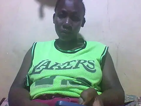 Snapshot of Queen_lady chatting on October 2, 2025, 4:49 am Queen lady online show from October 2, 2025, 4:49 am