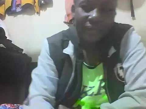 Snapshot of Queen_lady chatting on October 7, 2025, 7:26 pm Queen lady online show from October 7, 2025, 7:26 pm