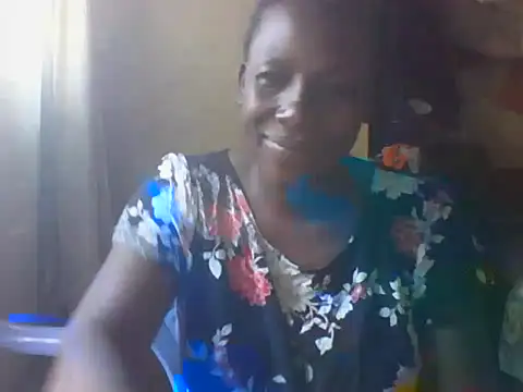 Snapshot of Queen_lady chatting on October 8, 2025, 7:32 am Queen lady online show from October 8, 2025, 7:32 am