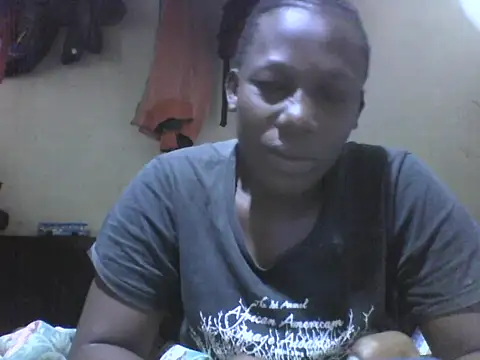 Snapshot of Queen_lady chatting on October 6, 2025, 1:51 am Queen lady online show from October 6, 2025, 1:51 am