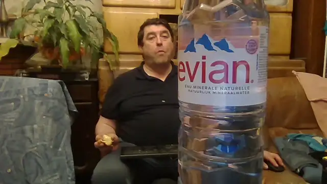 Snapshot of sympatrique chatting on February 1, 2026, 5:11 pm sympatrique online show from February 1, 2026, 5:11 pm