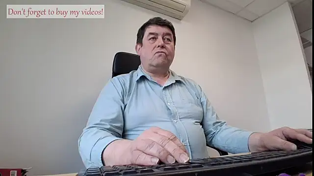 Snapshot of sympatrique chatting on May 11, 2026, 9:54 am sympatrique online show from May 11, 2026, 9:54 am