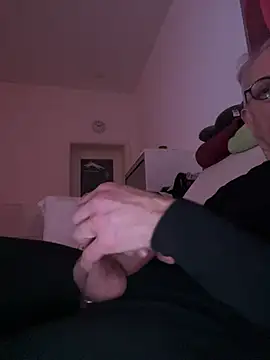 Snapshot of Frank22xx chatting on February 7, 2026, 9:12 pm Frank22xx online show from February 7, 2026, 9:12 pm