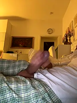 Snapshot of Frank22xx chatting on November 23, 2025, 5:45 pm Frank22xx online show from November 23, 2025, 5:45 pm