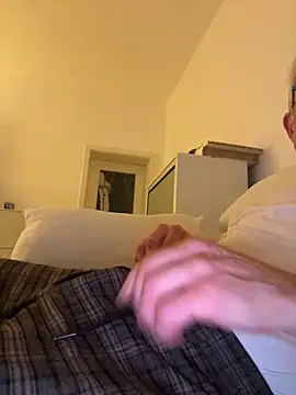 Snapshot of Frank22xx chatting on February 24, 2026, 5:58 pm Frank22xx online show from February 24, 2026, 5:58 pm