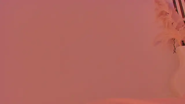 Samaantha-White online show from December 22, 2025, 11:43 am