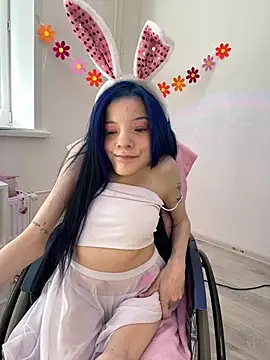 Snapshot of MiniSophiaa chatting on April 1, 2026, 7:31 am MiniSophiaa online show from April 1, 2026, 7:31 am