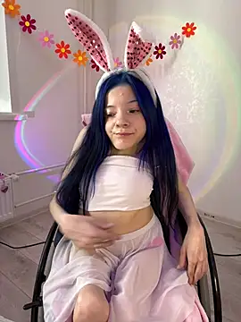 Snapshot of MiniSophiaa chatting on March 31, 2026, 9:33 am MiniSophiaa online show from March 31, 2026, 9:33 am