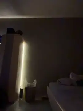 Bennyben8604 online show from April 19, 2026, 8:00 pm