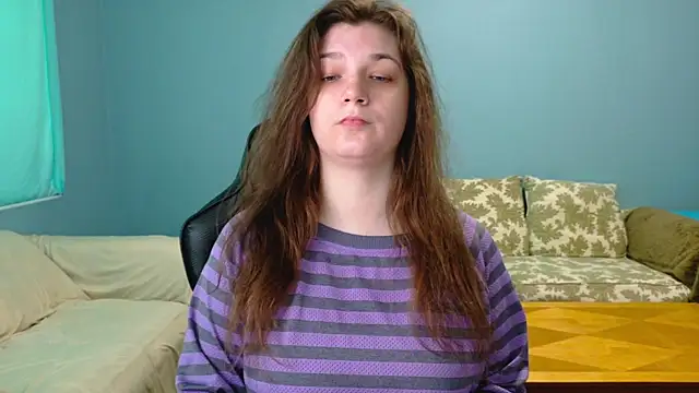 Snapshot of TreeJeanne chatting on April 17, 2026, 7:38 pm TreeJeanne online show from April 17, 2026, 7:38 pm