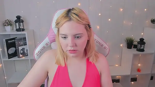 Stacy Luv online show from December 2, 2025, 9:11 am