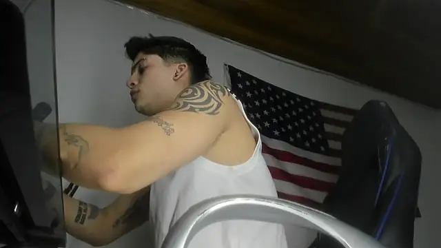 charlie hotxxx online show from February 17, 2026, 5:05 am