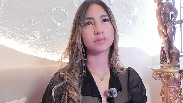 Snapshot of _Emma_Valka chatting on October 19, 2025, 7:38 pm  Emma Valka online show from October 19, 2025, 7:38 pm