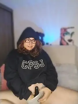 saara queen  online show from April 4, 2026, 2:51 am