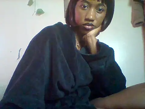 Queeen model online show from June 25, 2026, 12:54 pm