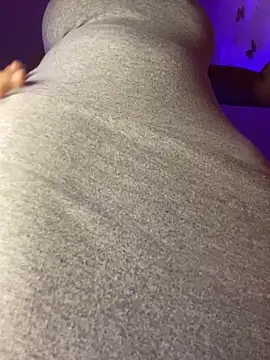 Snapshot of Cherrytowild chatting on November 26, 2025, 4:34 am Cherrytowild online show from November 26, 2025, 4:34 am