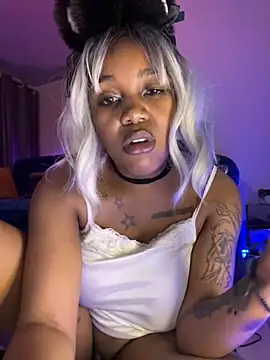 Snapshot of Cherrytowild chatting on November 22, 2025, 5:23 pm Cherrytowild online show from November 22, 2025, 5:23 pm