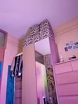 Tinuus online show from December 3, 2025, 5:45 pm