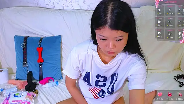 Snapshot of Tina_Kim_ chatting on July 28, 2026, 2:13 pm Tina Kim online show from July 28, 2026, 2:13 pm