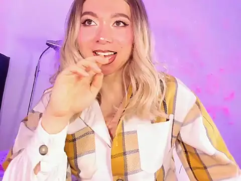 victoria qq online show from November 28, 2025, 4:45 am