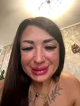 Snapshot of RuslanaXX chatting on December 14, 2025, 3:24 am RuslanaXX online show from December 14, 2025, 3:24 am