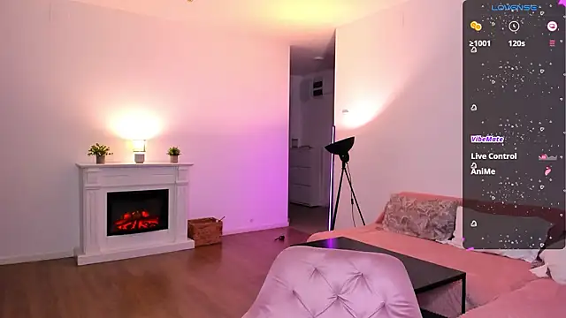 AnysaSmith online show from February 1, 2026, 9:13 pm