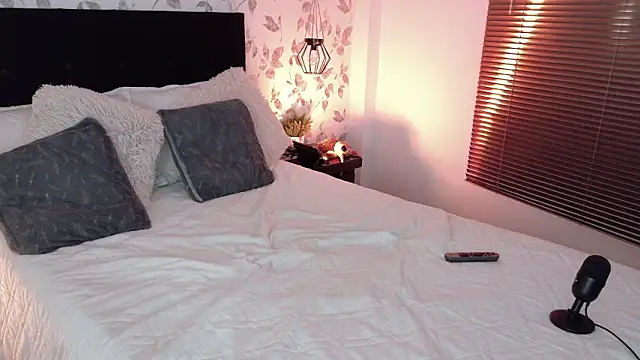 Nathaly-Lopez online show from March 14, 2026, 2:01 pm