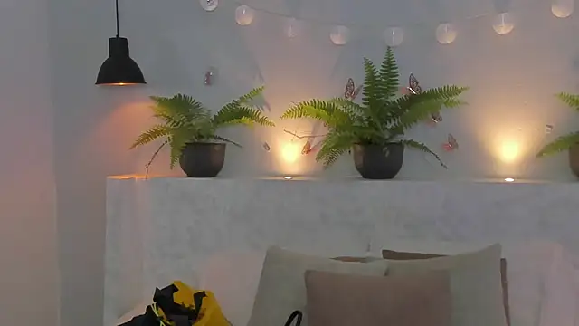 Snapshot of Valenn_smithh chatting on February 26, 2025, 7:10 pm Valenn smithh online show from February 26, 2025, 7:10 pm