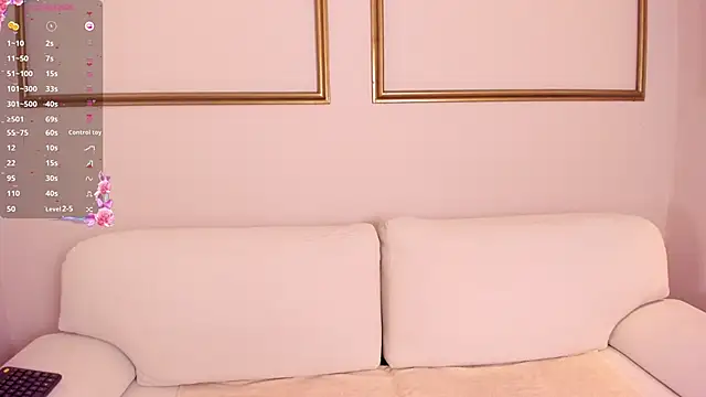 Snapshot of lexiethompson_ chatting on February 10, 2026, 12:04 pm lexiethompson online show from February 10, 2026, 12:04 pm