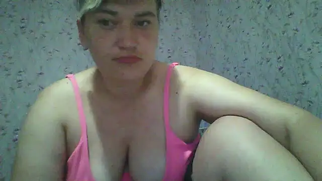 Snapshot of HollyLaBerry chatting on July 3, 2026, 7:26 am HollyLaBerry online show from July 3, 2026, 7:26 am