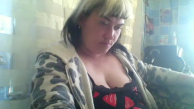 Snapshot of HollyLaBerry chatting on May 11, 2026, 11:22 am HollyLaBerry online show from May 11, 2026, 11:22 am