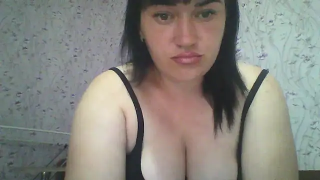 Snapshot of HollyLaBerry chatting on July 9, 2026, 12:26 pm HollyLaBerry online show from July 9, 2026, 12:26 pm