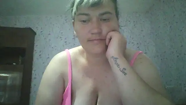 Snapshot of HollyLaBerry chatting on June 28, 2026, 6:52 am HollyLaBerry online show from June 28, 2026, 6:52 am