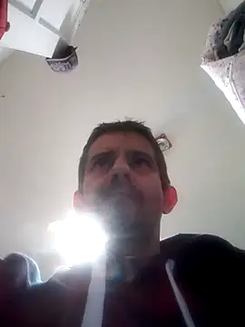 Snapshot of LongDickZee562 chatting on March 10, 2025, 9:01 am LongDickZee562 online show from March 10, 2025, 9:01 am