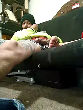 Snapshot of LongDickZee562 chatting on December 7, 2024, 10:39 am LongDickZee562 online show from December 7, 2024, 10:39 am