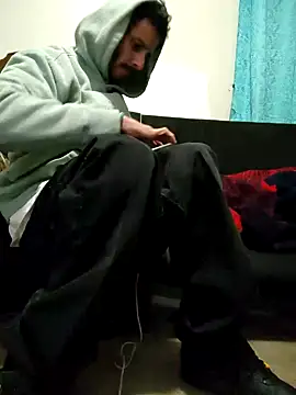 Snapshot of LongDickZee562 chatting on January 15, 2025, 6:43 am LongDickZee562 online show from January 15, 2025, 6:43 am