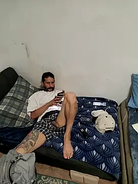 Snapshot of LongDickZee562 chatting on December 1, 2025, 9:26 pm LongDickZee562 online show from December 1, 2025, 9:26 pm